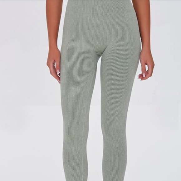 FOREVER 21: Corduroy textured leggings - Picture 2 of 4